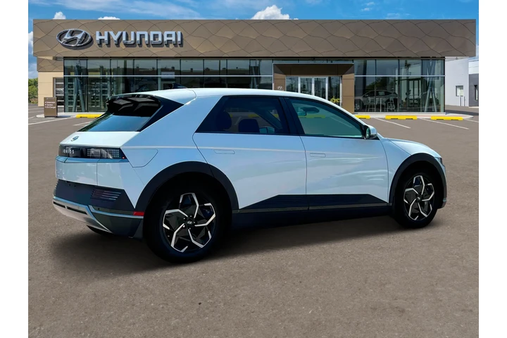 $23500 : Hyundai IONIQ 5 2024 SE 4dr image 8