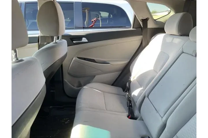 $13830 : Hyundai TUCSON 2021 Value 4d image 9