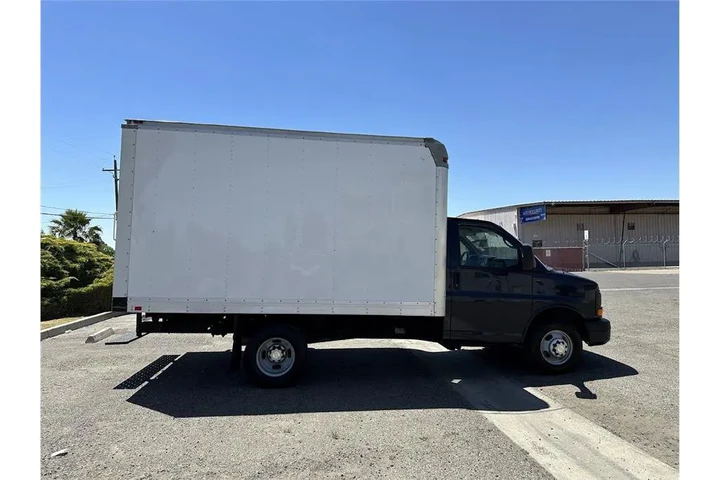 $16999 : Express Commercial Cutaway 20 image 3