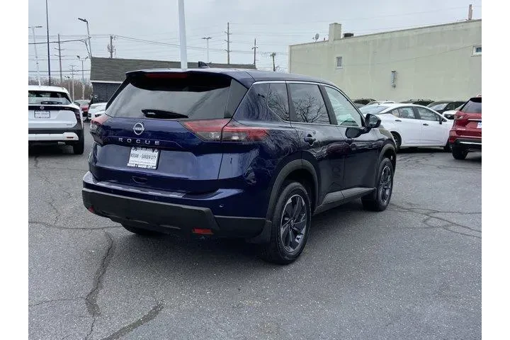 $22450 : Nissan Rogue 2025 SV 4dr Cro image 4