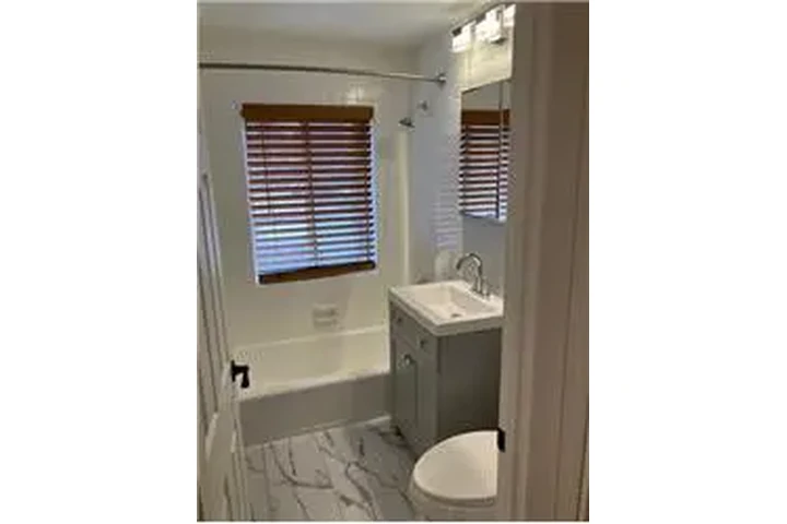 $2150 : Rental property with 1 bedro image 7