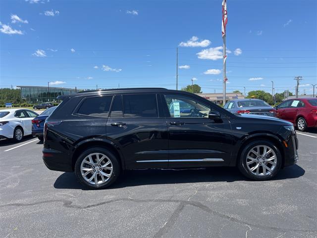 $36290 : PRE-OWNED 2020 CADILLAC XT6 S image 8