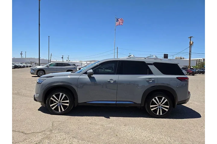 $39395 : Nissan Pathfinder 2024 Plati image 5