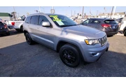 $13995 : 2018 Grand Cherokee Laredo thumbnail