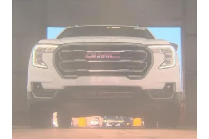 $26993 : GMC Terrain 2023 AWD AT4 4dr image 3