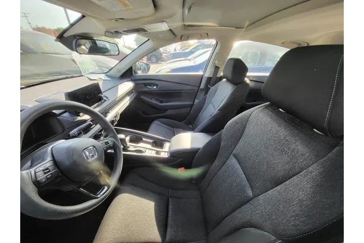 $25982 : Honda Accord 2024 EX 4dr Sed image 10