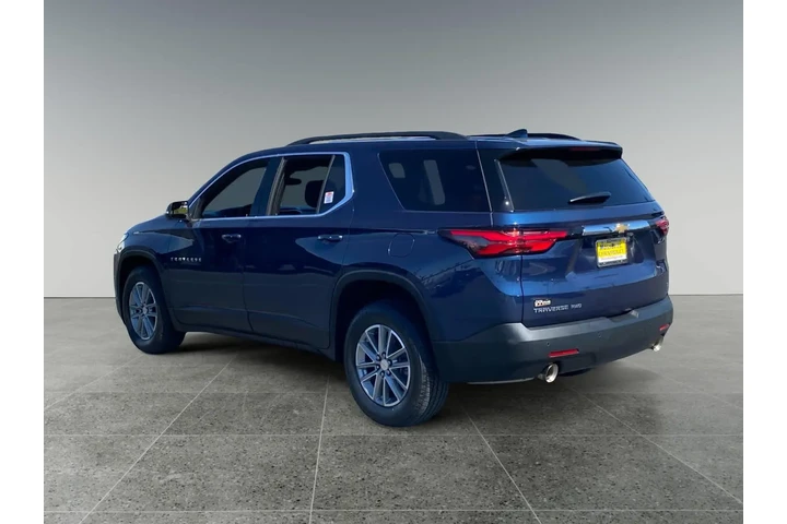 $32900 : Chevrolet Traverse 2023 4x4 image 3