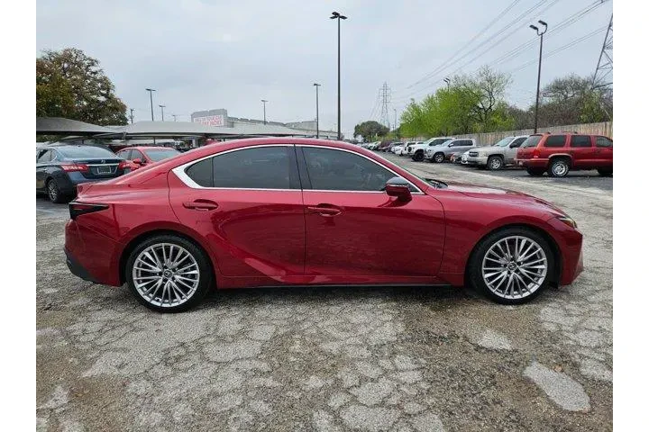 $35600 : Lexus IS 300 2023 4dr Sedan image 2