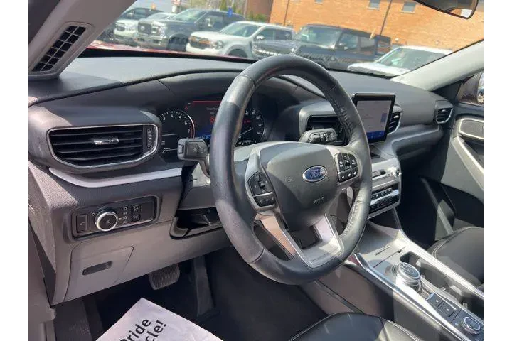 $32515 : Ford Explorer 2023 AWD XLT 4 image 7