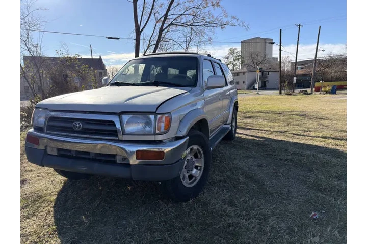 $7495 : 1998 4Runner Limited image 2