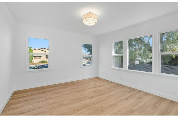 $2450 : 3 Bedroom House in Inglewood image 7
