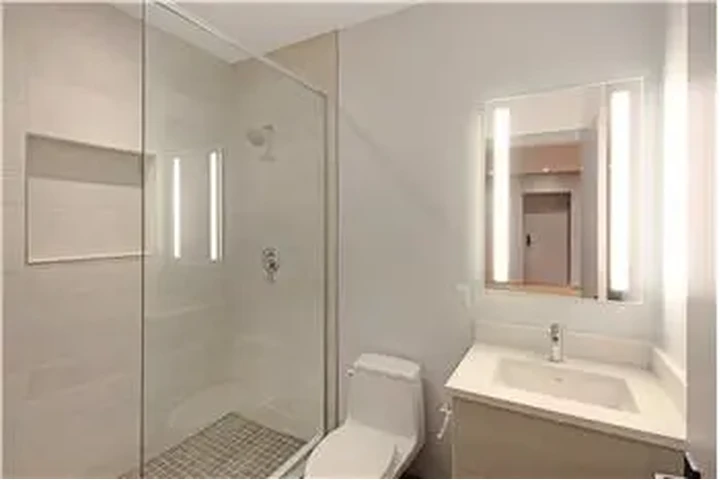 $4800 : Rental property with 5 bedro image 5