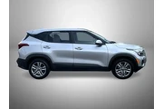 $17995 : Kia Seltos 2021 AWD LX 4dr S thumbnail