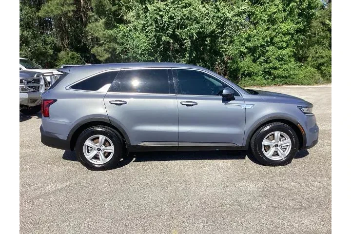 $16458 : Kia Sorento 2022 LX 4dr SUV image 4