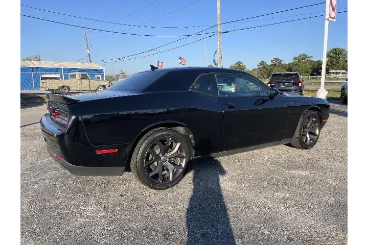 $9981 : Dodge Challenger 2018 SXT 2d image 2
