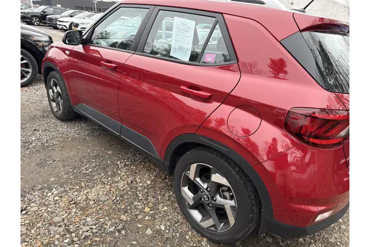 $17916 : Hyundai VENUE 2023 SEL 4dr C image 5