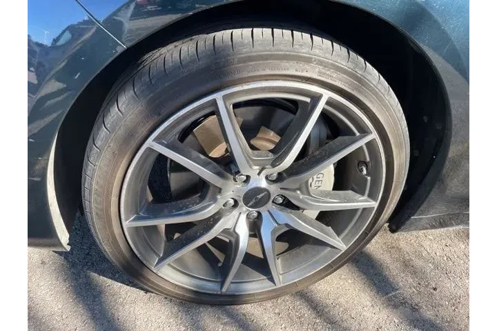 $27399 : Genesis G70 2025 2.5T Standa image 6