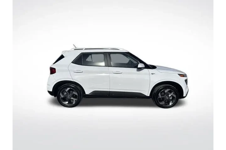 $18481 : Hyundai VENUE 2023 SEL 4dr C image 6