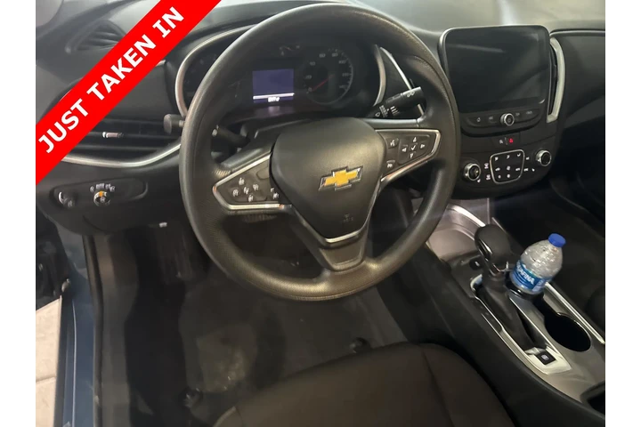 $19948 : Chevrolet Malibu 2025 LT 4dr image 10