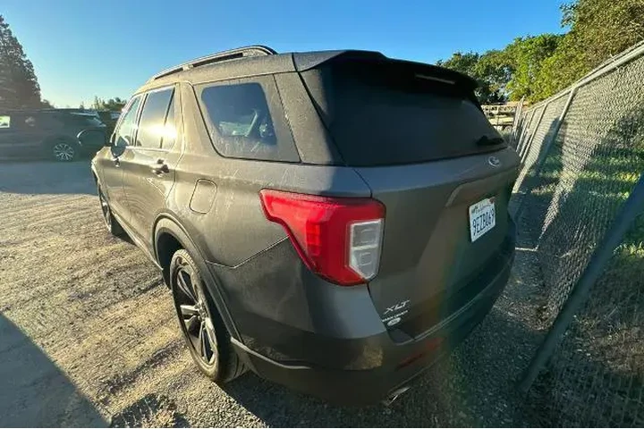 $27871 : Ford Explorer 2023 XLT 4dr S image 8