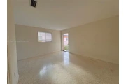 $900 : 2 dormitorios 1 baño unidad thumbnail