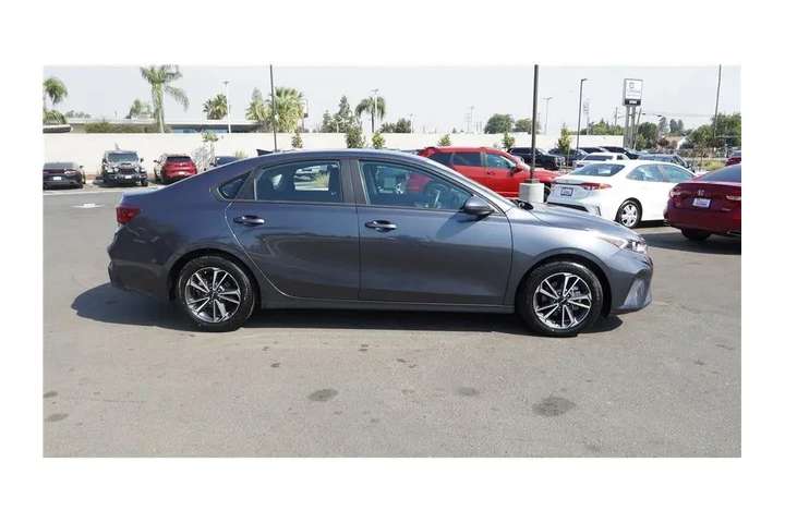 $18984 : 2023 Forte LXS image 5