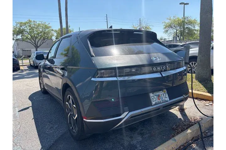 $17879 : Hyundai IONIQ 5 2022 SEL 4dr image 2