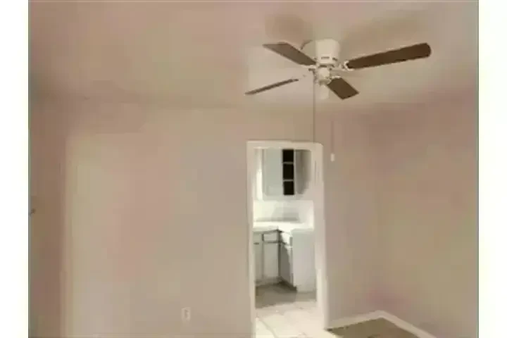 $1675 : APT. 1-RECAMARA/ 1-BAÑO image 1