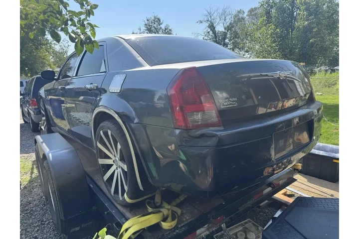 $500 : Chrysler 300 Sedán 2006 image 3