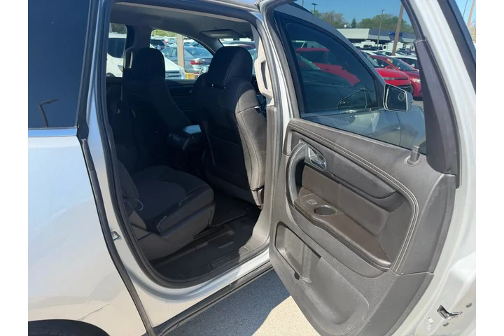 2017 Traverse AWD 4dr LT w/2LT image 7