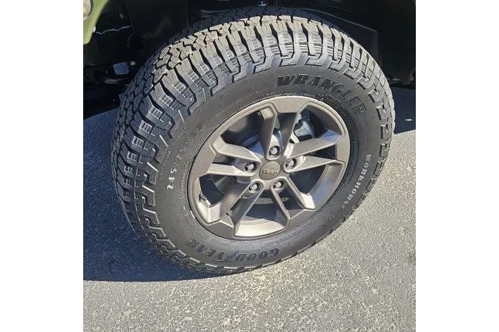 $17888 : Jeep Wrangler 2016 4x4 Sahar image 10