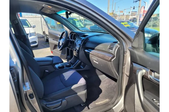 $6990 : 2011 Sorento LX image 7