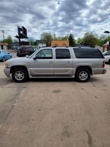 $4599 : 2004 GMC Yukon XL Denali image 3