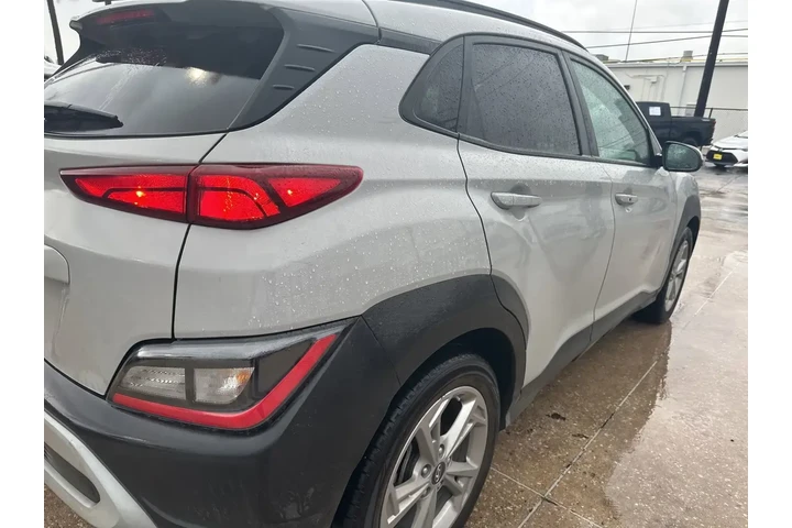 $19881 : Hyundai KONA 2023 SEL 4dr Cr image 2