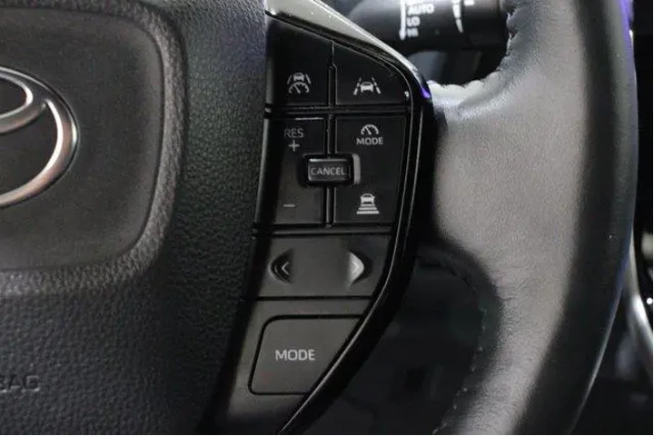 $26998 : Toyota bZ4X 2024 AWD XLE 4dr image 10