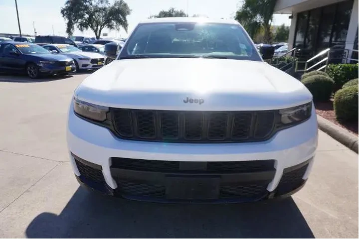 $28488 : Jeep Grand Cherokee L 2023 4 image 2