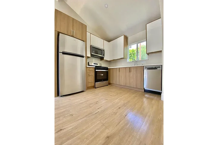 $850 : 1 recamara 1 bano casa image 2