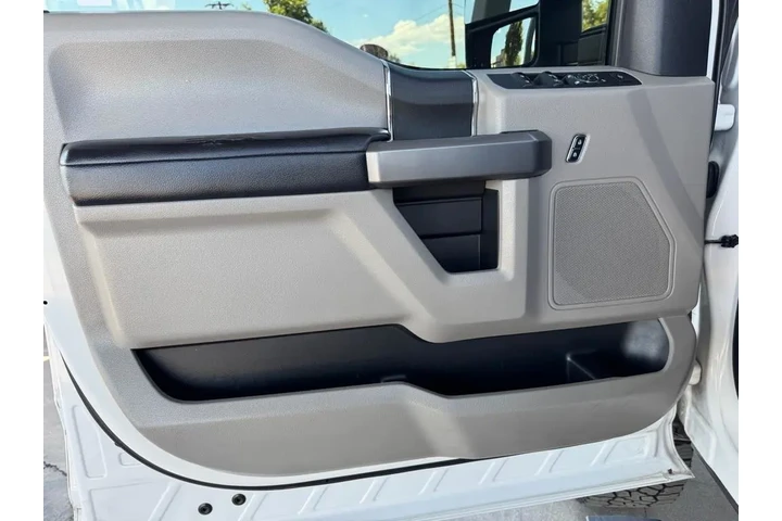 2018 F-250 SD XLT Crew Cab 4WD image 10