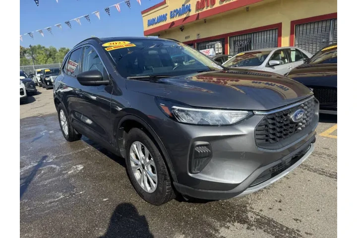 $23995 : 2023 Escape Active image 1