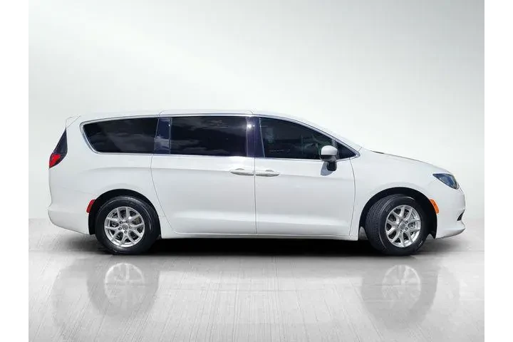 $14172 : Chrysler Pacifica 2018 LX 4d image 3