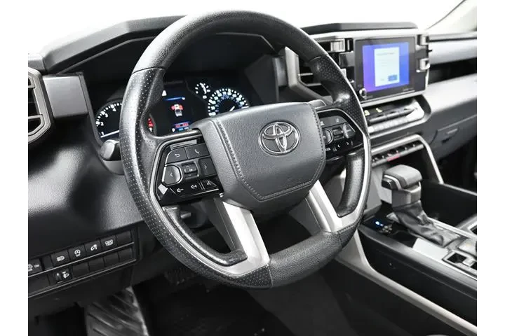 $37882 : Toyota Tundra 2022 4x4 SR5 4 image 8