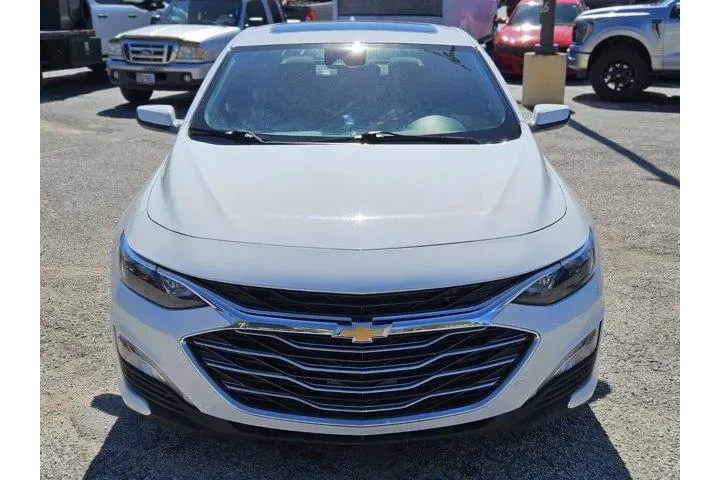 $19500 : Chevrolet Malibu 2024 LT 4dr image 8