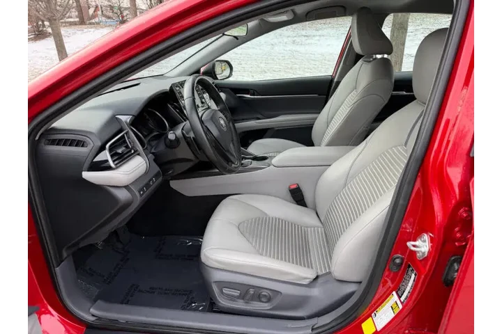 $17997 : 2021 Camry SE image 9