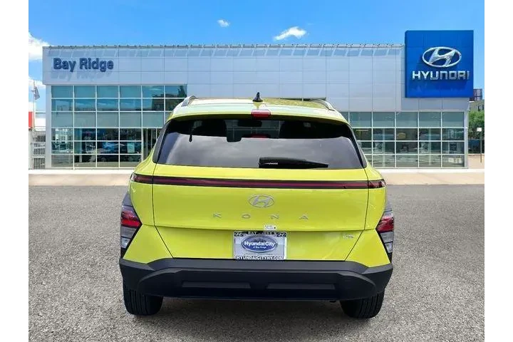 $19993 : Hyundai KONA 2024 AWD SEL 4d image 4