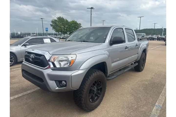 $27995 : Toyota Tacoma 2015 4x4 V6 4d image 1