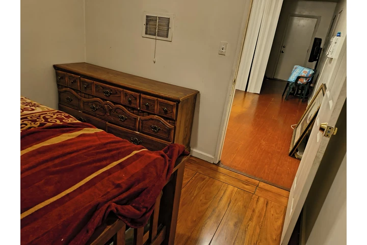 $700 : Rentó cuarto image 1