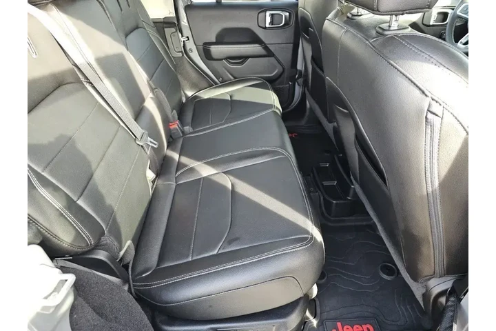 $33958 : Jeep Wrangler 2023 4x4 Sahar image 5