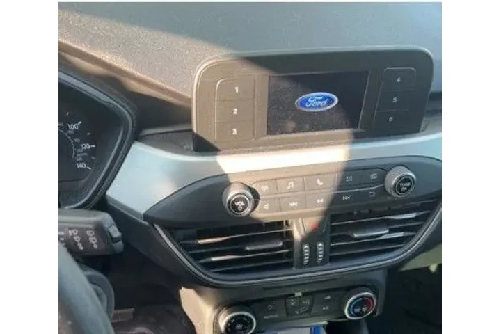 $17598 : Ford Escape 2021 S 4dr SUV image 9