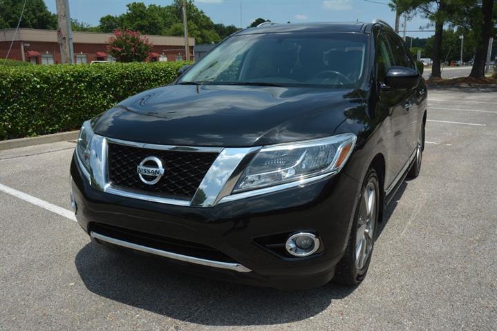 2016 Pathfinder Platinum image 2