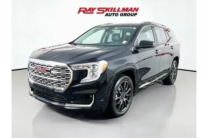 $29975 : GMC Terrain 2023 AWD Denali image 3
